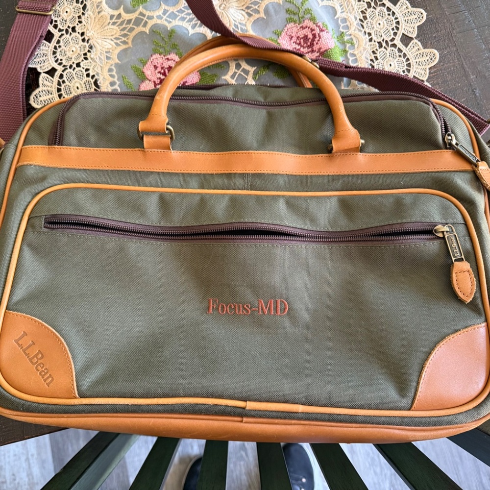 LL Bean leather trim carry on bag - Picture 9 of 9